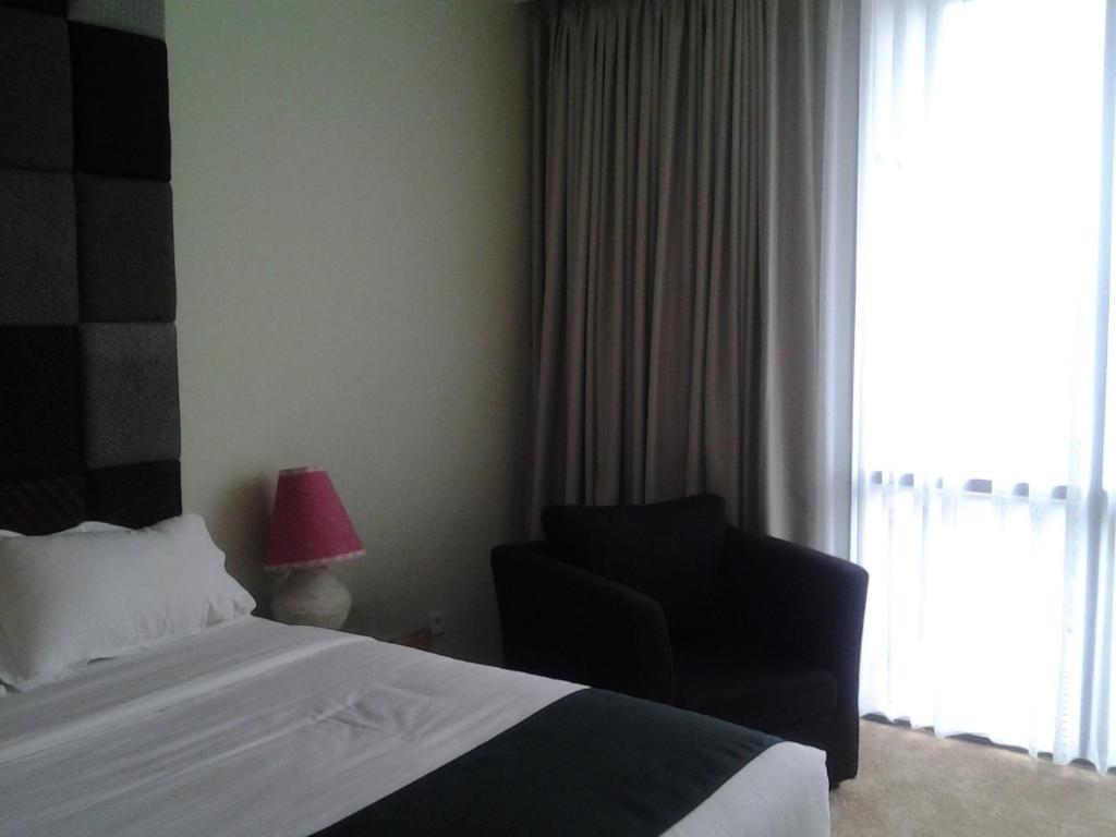 Chara Hotel Бандунг Номер фото