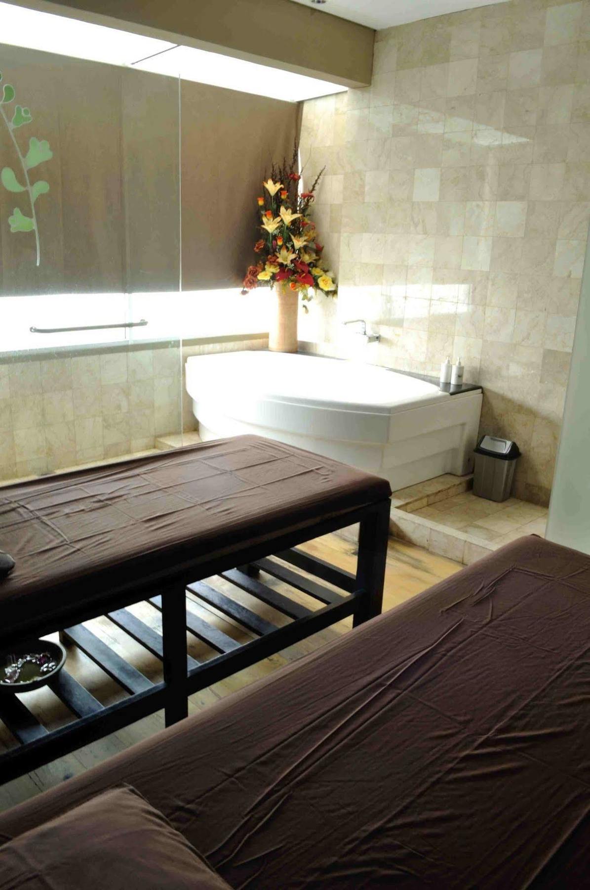Chara Hotel Бандунг Екстер'єр фото